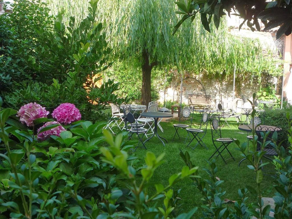 Lori'S Inn Мондови Номер фото